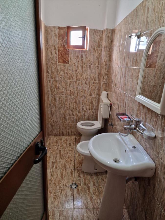 Hotel Restaurant Savoja Pogradec Eksteriør bilde