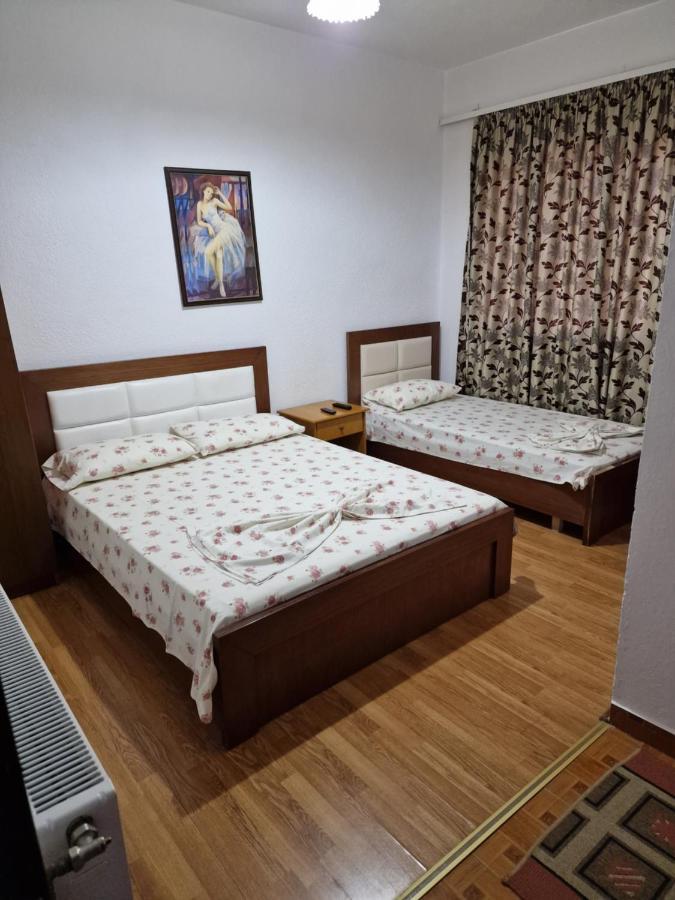 Hotel Restaurant Savoja Pogradec Rom bilde