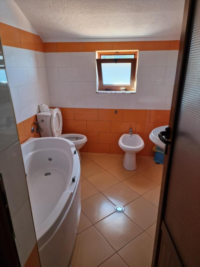 Hotel Restaurant Savoja Pogradec Eksteriør bilde
