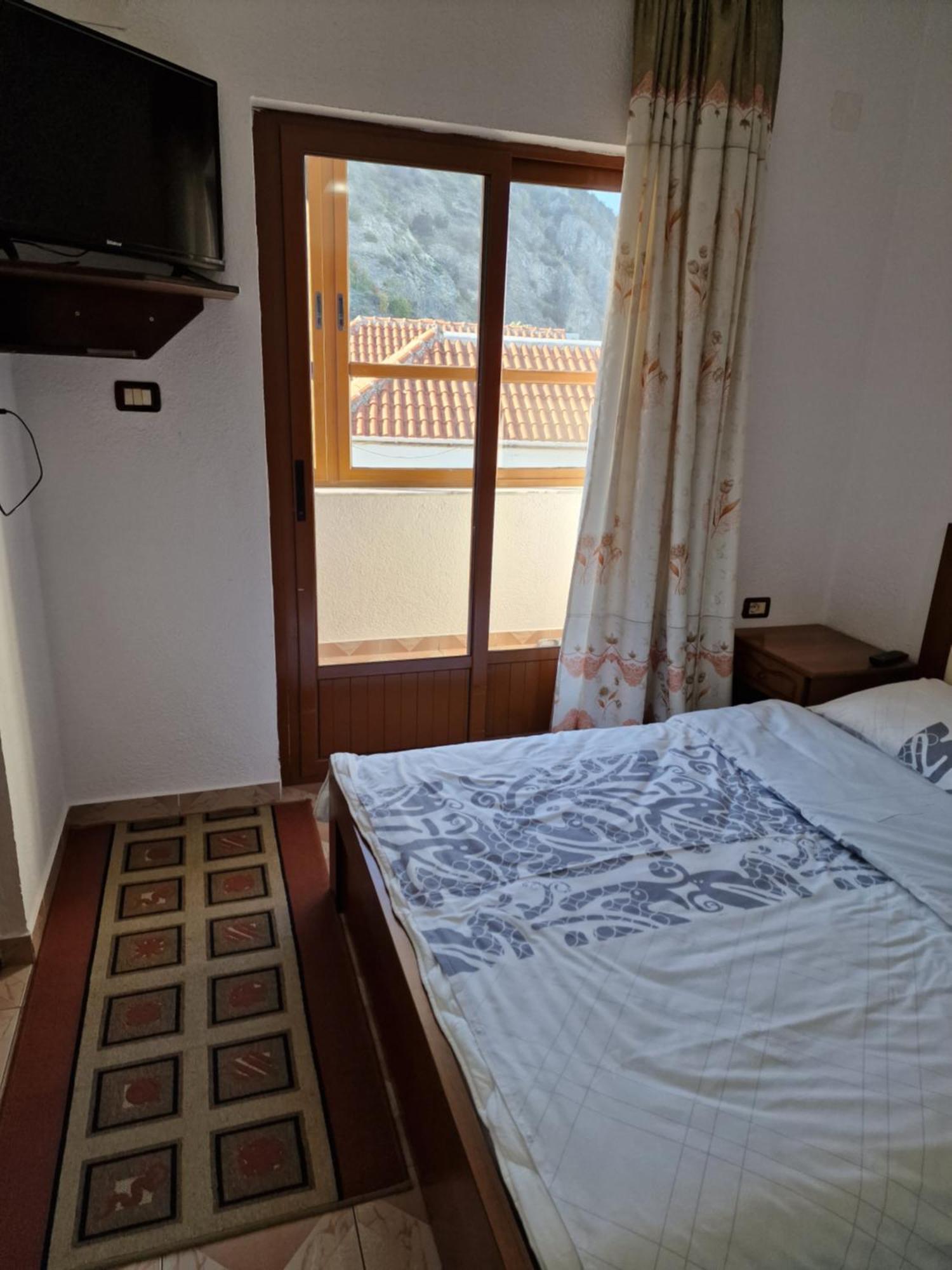 Hotel Restaurant Savoja Pogradec Rom bilde